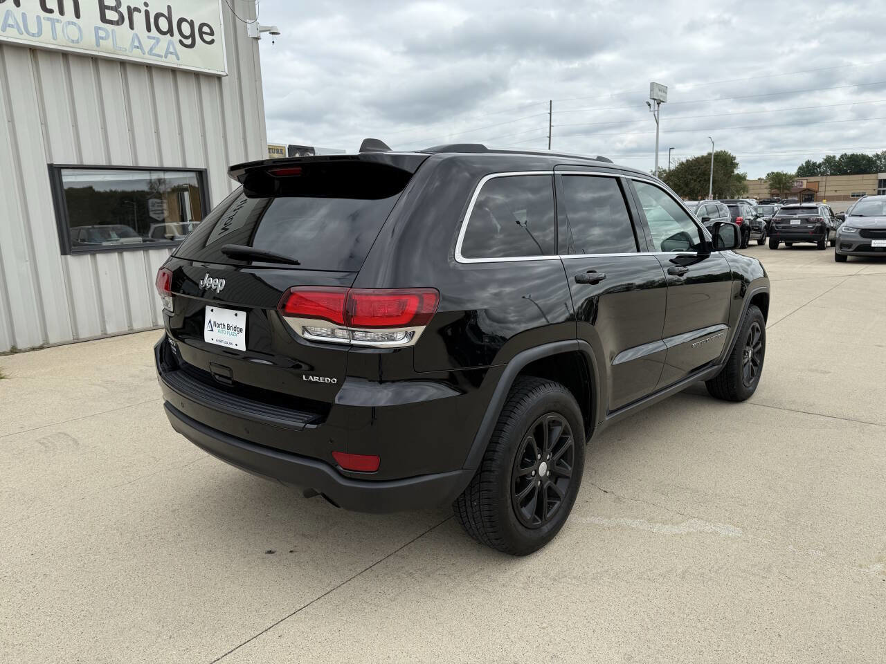 Used 2021 Jeep Grand Cherokee Laredo X image 29