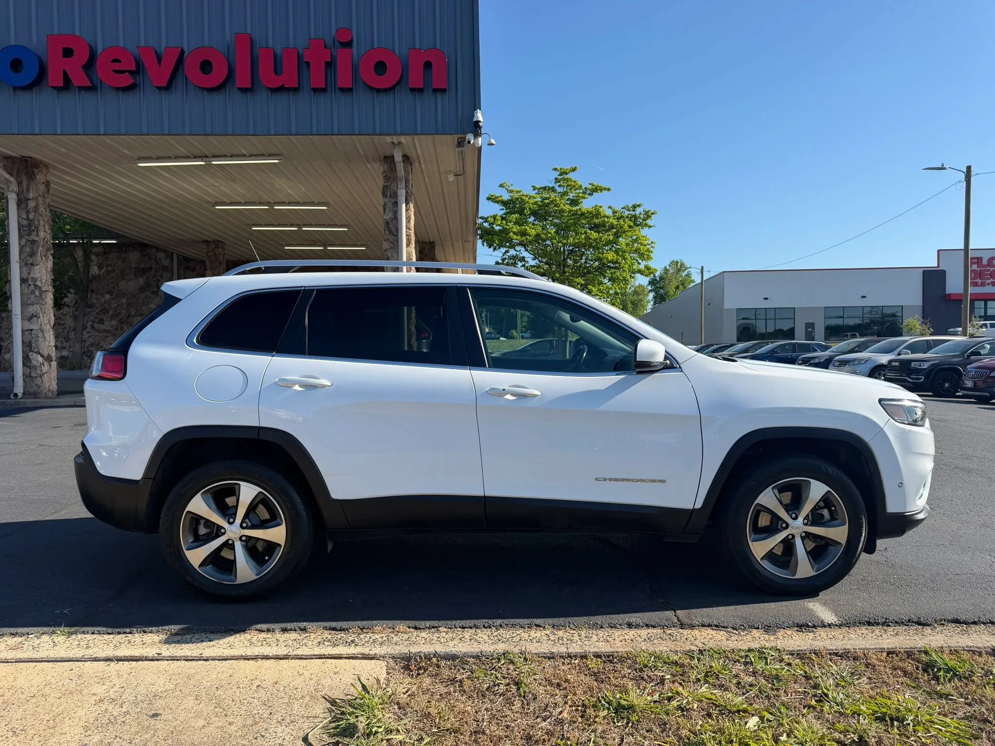 Used 2021 Jeep Cherokee Limited AWD/4WD image 9