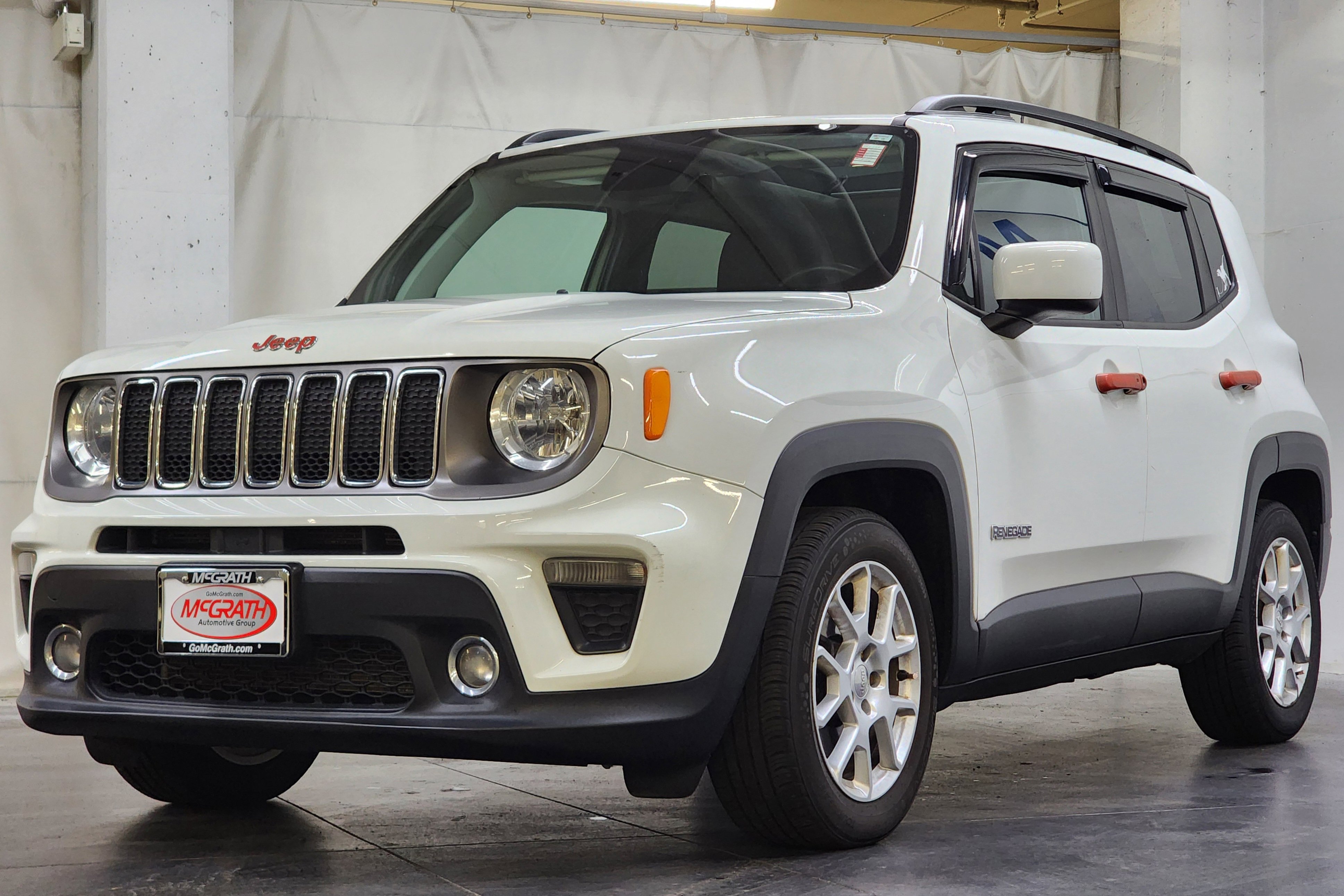 Used 2020 Jeep Renegade Latitude w/ UConnect 8.4 Nav Group FWD image 11