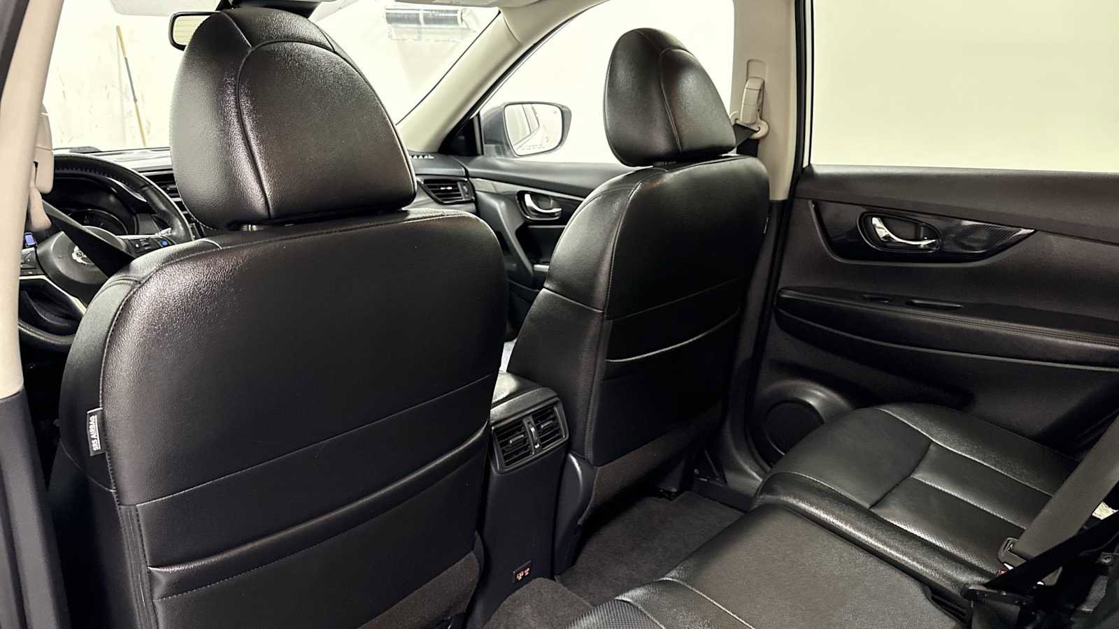 Used 2020 Nissan Rogue SL w/ Premium Package image 26