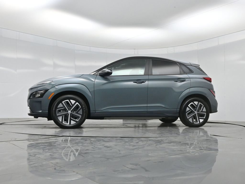 Used 2023 Hyundai Kona SE w/ Cargo Package FWD image 6