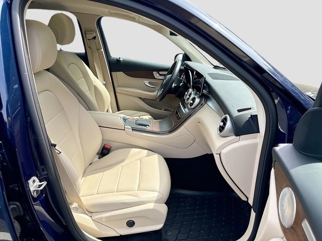Used 2021 Mercedes-Benz GLC 300 4MATIC image 32