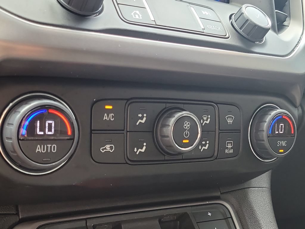 Used 2023 GMC Acadia AT4 w/ Technology Package AWD/4WD image 31