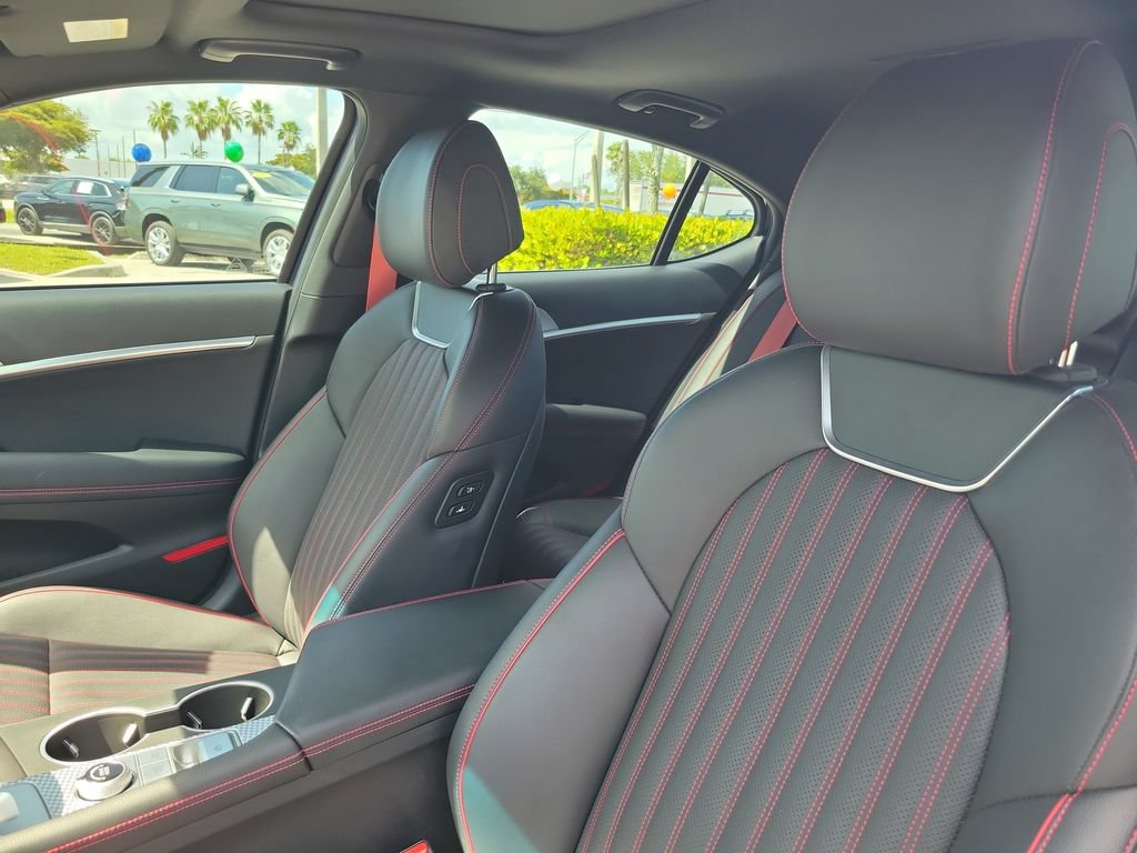 Certified 2023 Genesis G70 2.0T w/ Sport Prestige Package RWD image 17