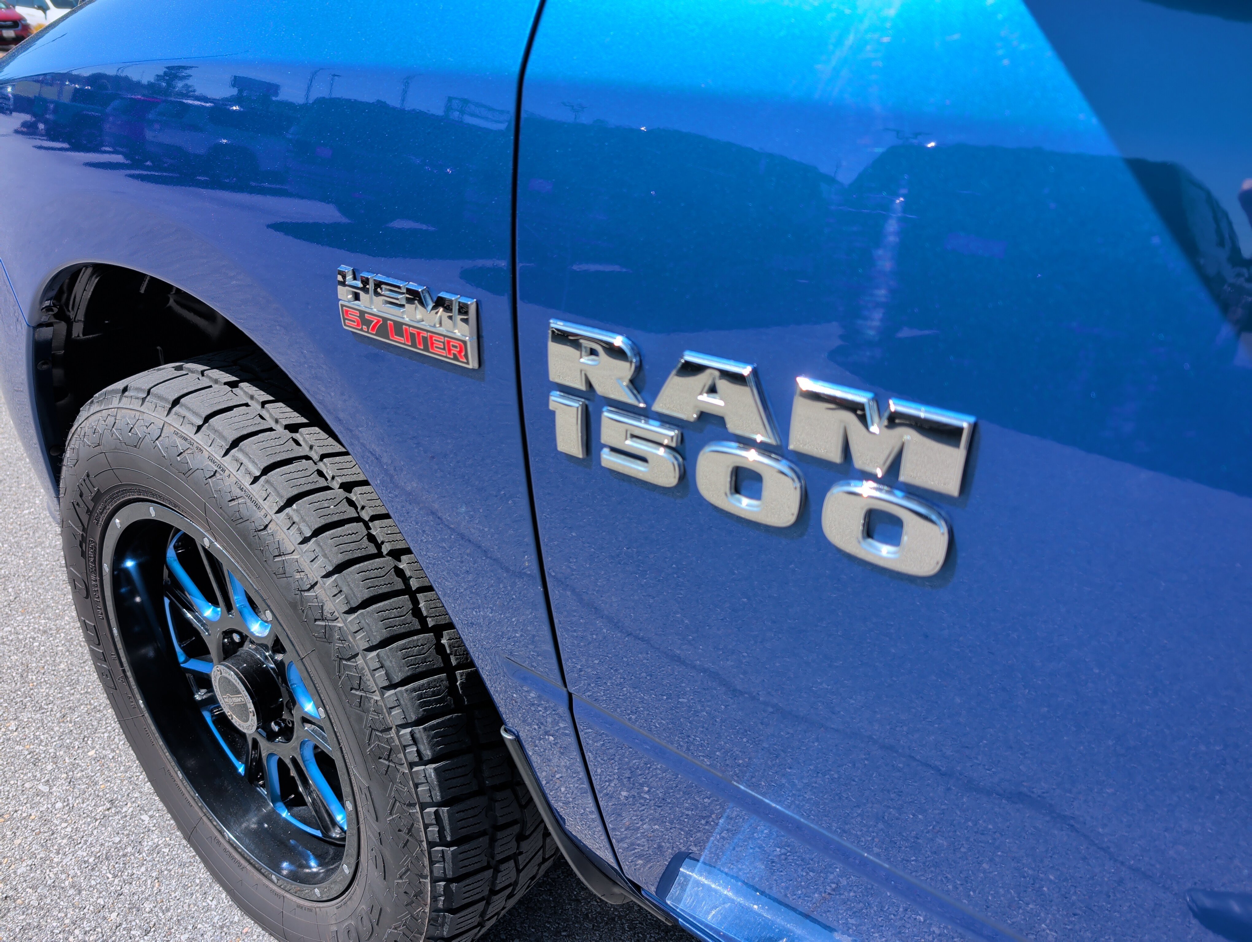 Used 2017 RAM 1500 Express w/ Express Value Package AWD/4WD image 9