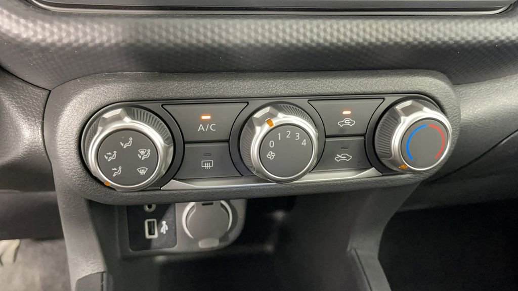 New 2025 Nissan Kicks Play S image 20