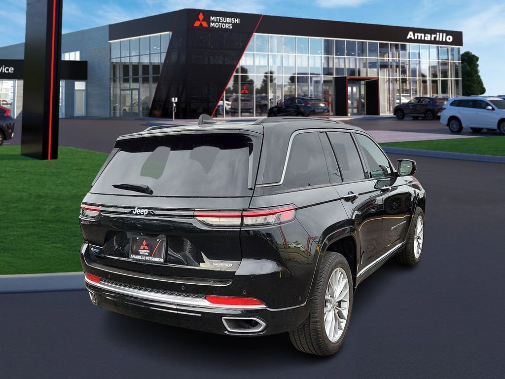 Used 2024 Jeep Grand Cherokee Summit w/ Luxury Tech Group V image 4