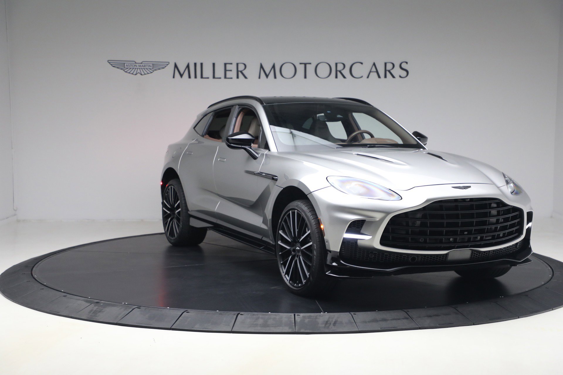 Used 2023 Aston Martin DBX 707 image 11