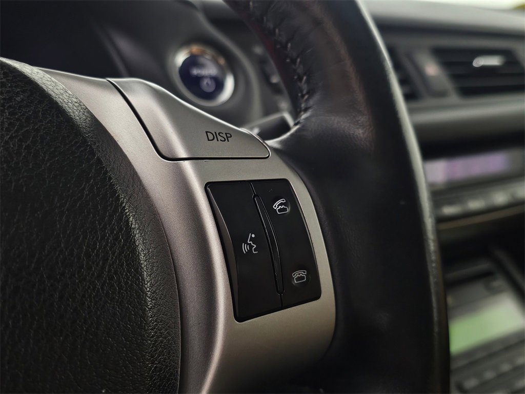 Used 2011 Lexus CT 200h image 32