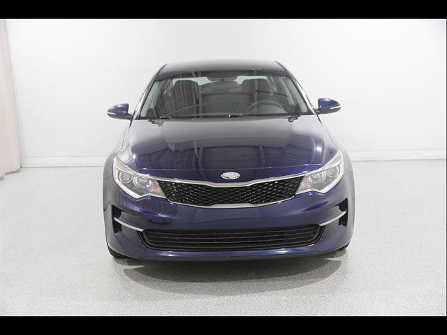 Used 2017 Kia Optima LX FWD image 2