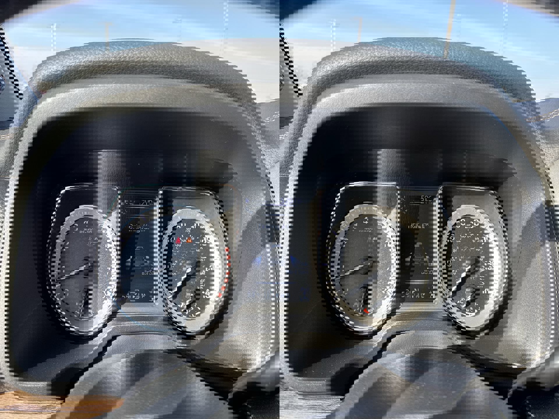 Used 2018 Nissan Titan SL w/ Chrome Package image 15