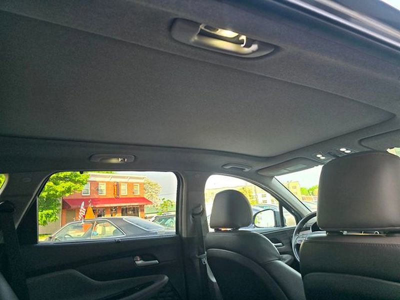 Used 2019 Hyundai Santa Fe Limited FWD image 13