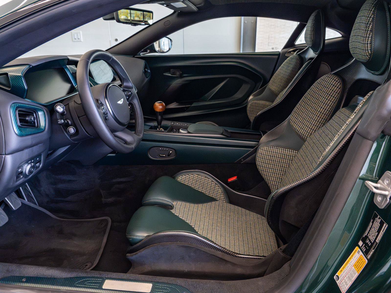 Used 2024 Aston Martin Valour RWD image 23