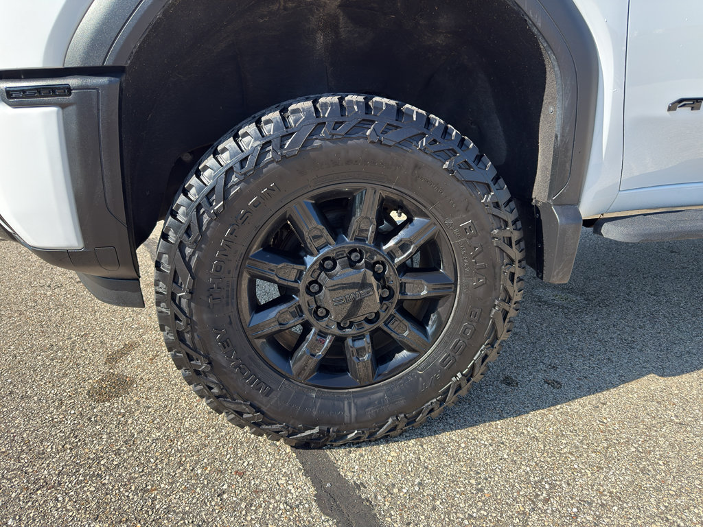 Used 2024 GMC Sierra 2500 AT4 w/ Technology Package AWD/4WD image 10