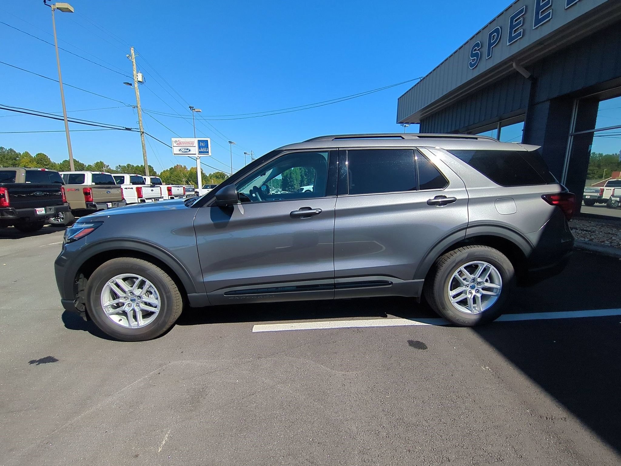 Used 2026 Ford Explorer Active RWD image 10