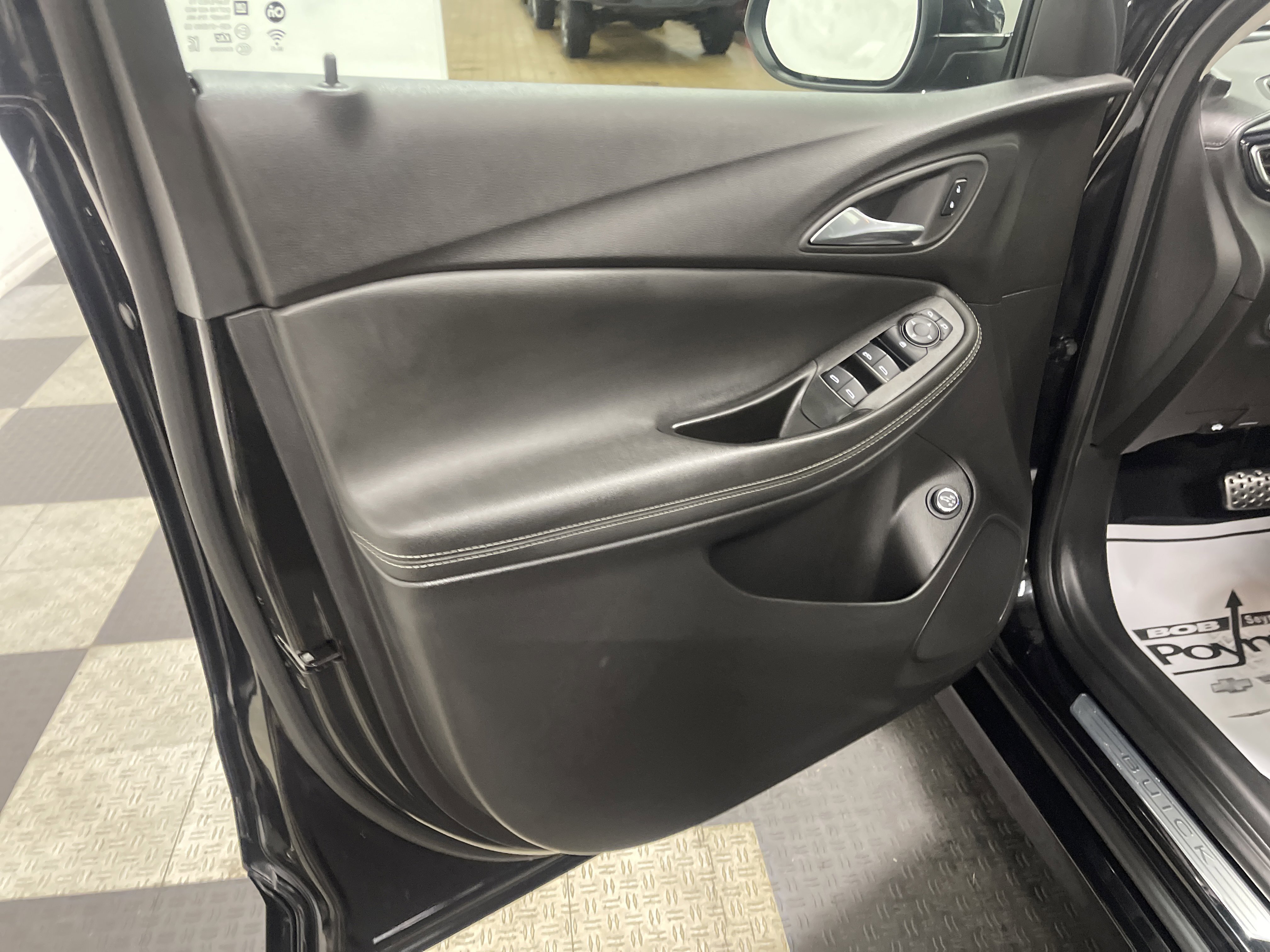 Used 2023 Buick Encore GX Select w/ Sport Touring Package image 10