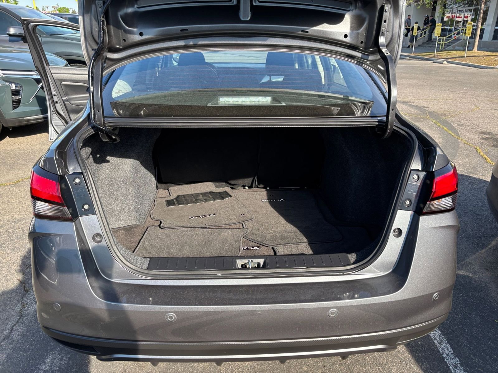 Used 2025 Nissan Versa SV image 29