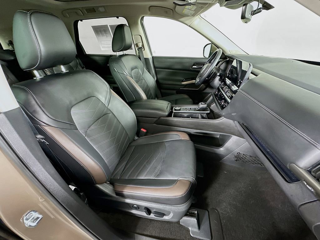 Certified 2024 Nissan Pathfinder Platinum image 38