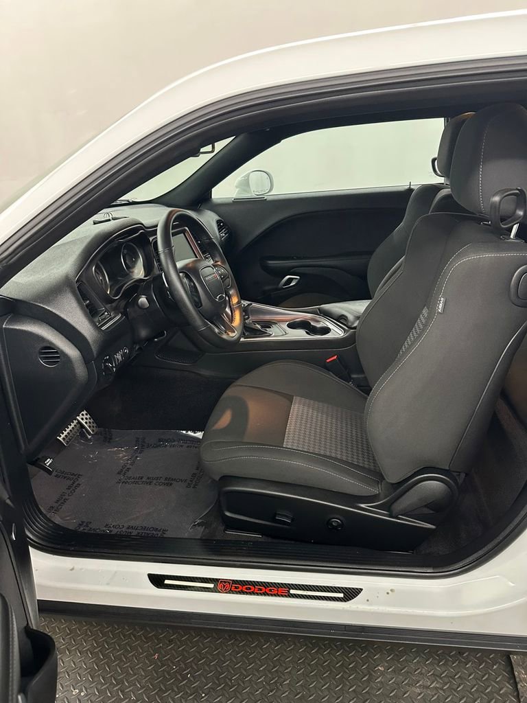 Used 2018 Dodge Challenger R/T Scat Pack w/ Dynamics Package RWD image 11