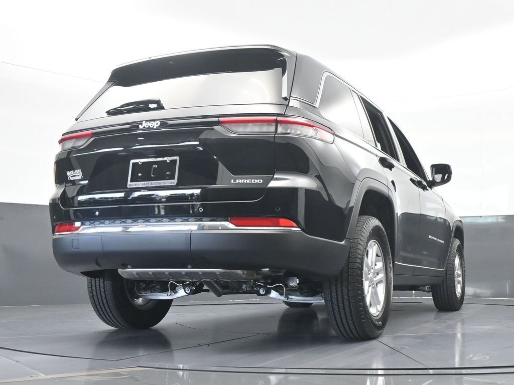 Used 2025 Jeep Grand Cherokee Laredo image 56