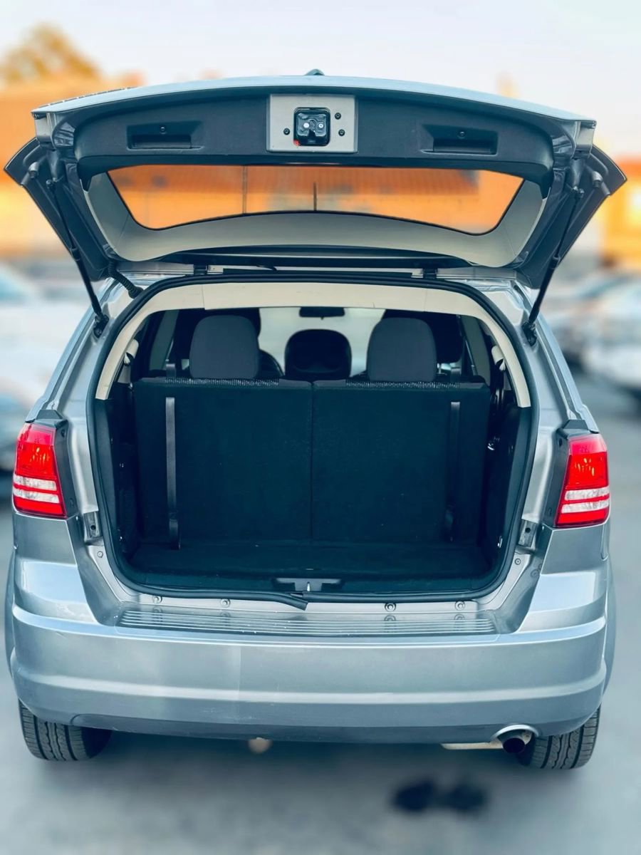 Used 2018 Dodge Journey SE w/ Popular Equipment Group FWD image 12