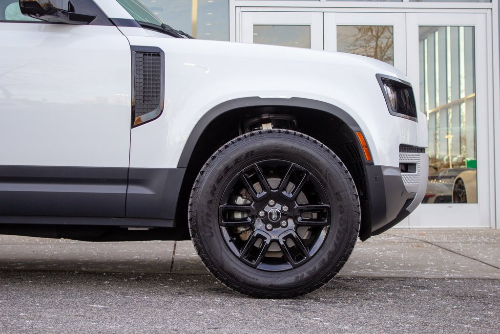 Used 2025 Land Rover Defender 110 S image 5