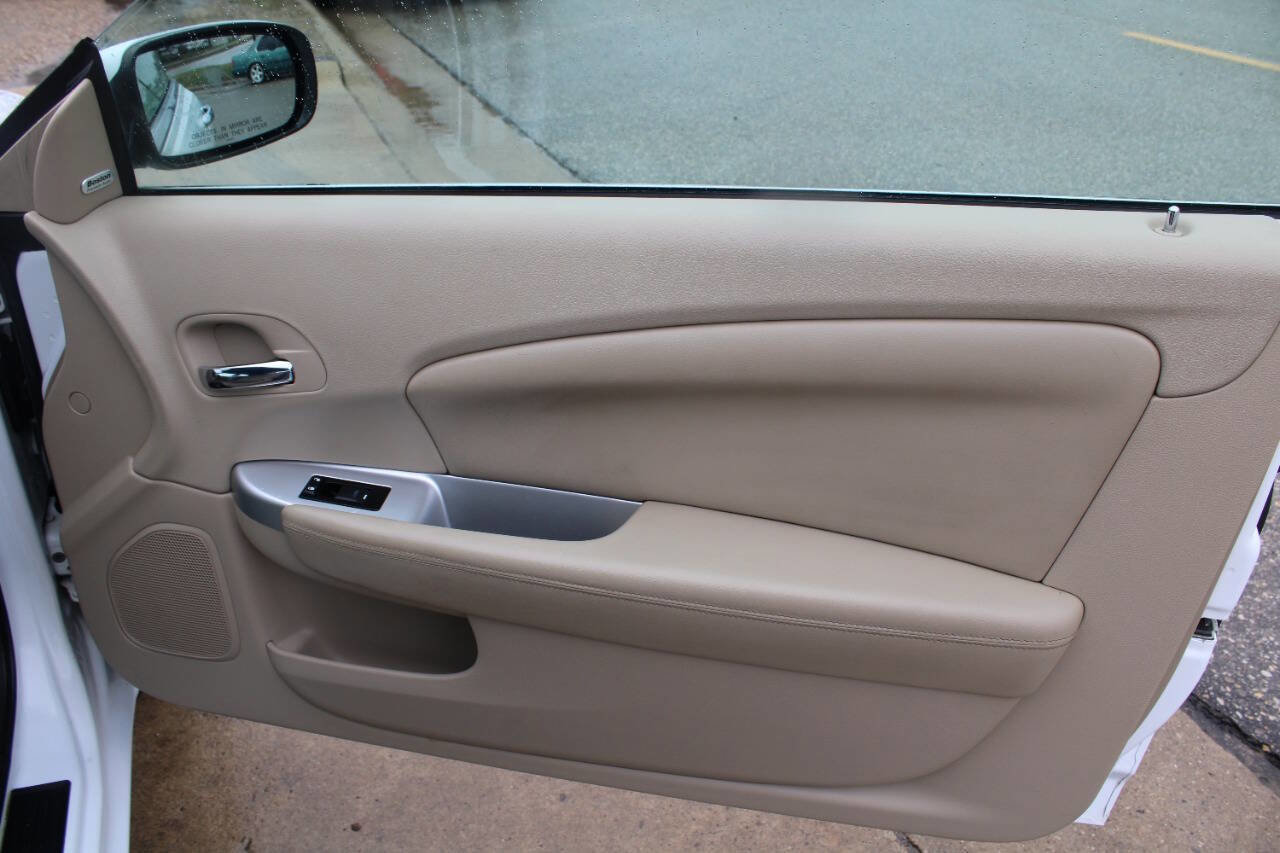 Used 2013 Chrysler 200 Limited image 9