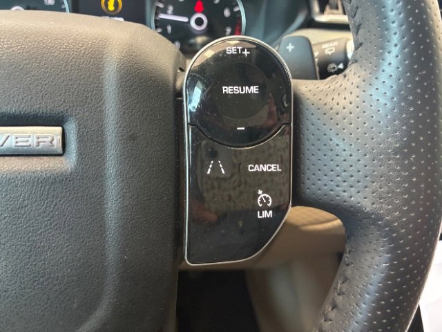 Used 2020 Land Rover Range Rover Velar S image 21