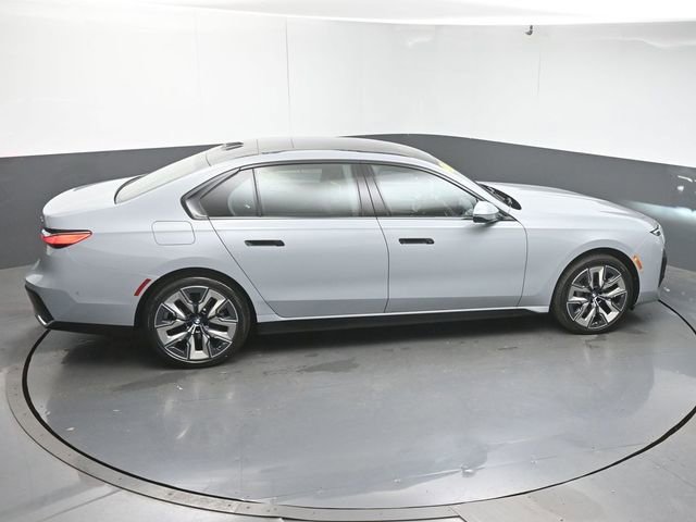 Used 2025 BMW 740i image 49