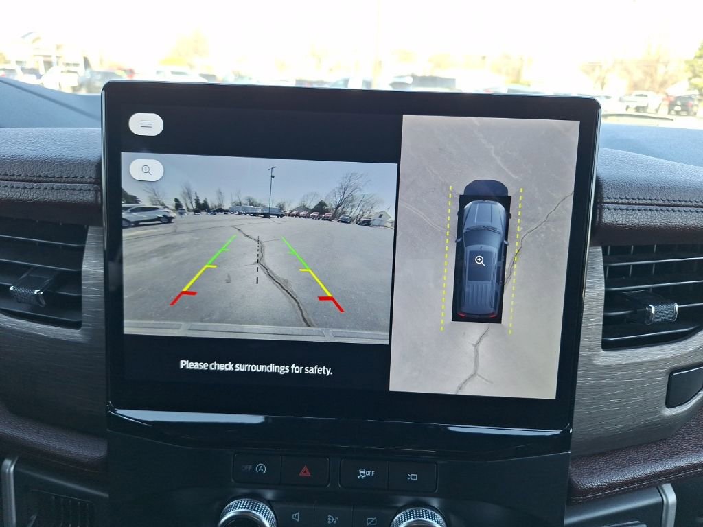 Used 2024 Ford Expedition Limited image 11