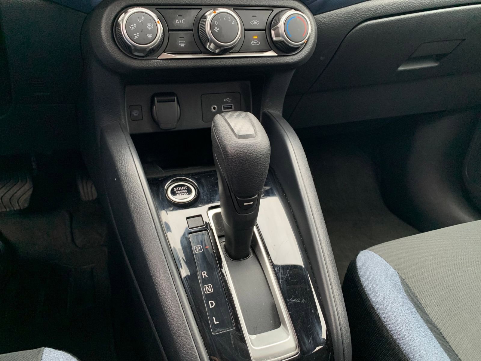 Used 2025 Nissan Versa SV w/ Trunk Package image 39