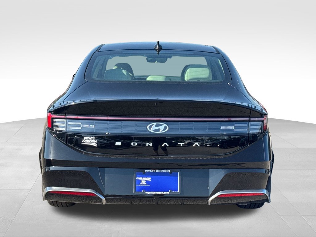 New 2026 Hyundai Sonata SEL FWD image 4