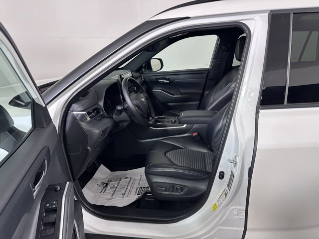 Used 2021 Toyota Highlander XSE image 24