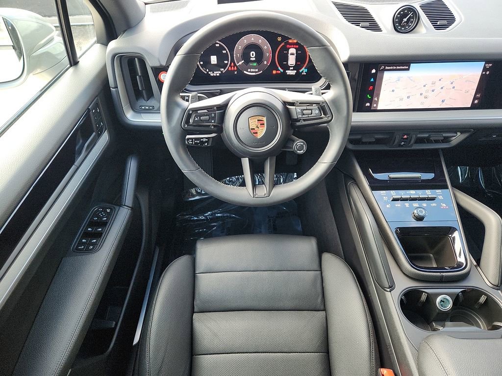 Certified 2025 Porsche Cayenne E-Hybrid image 11