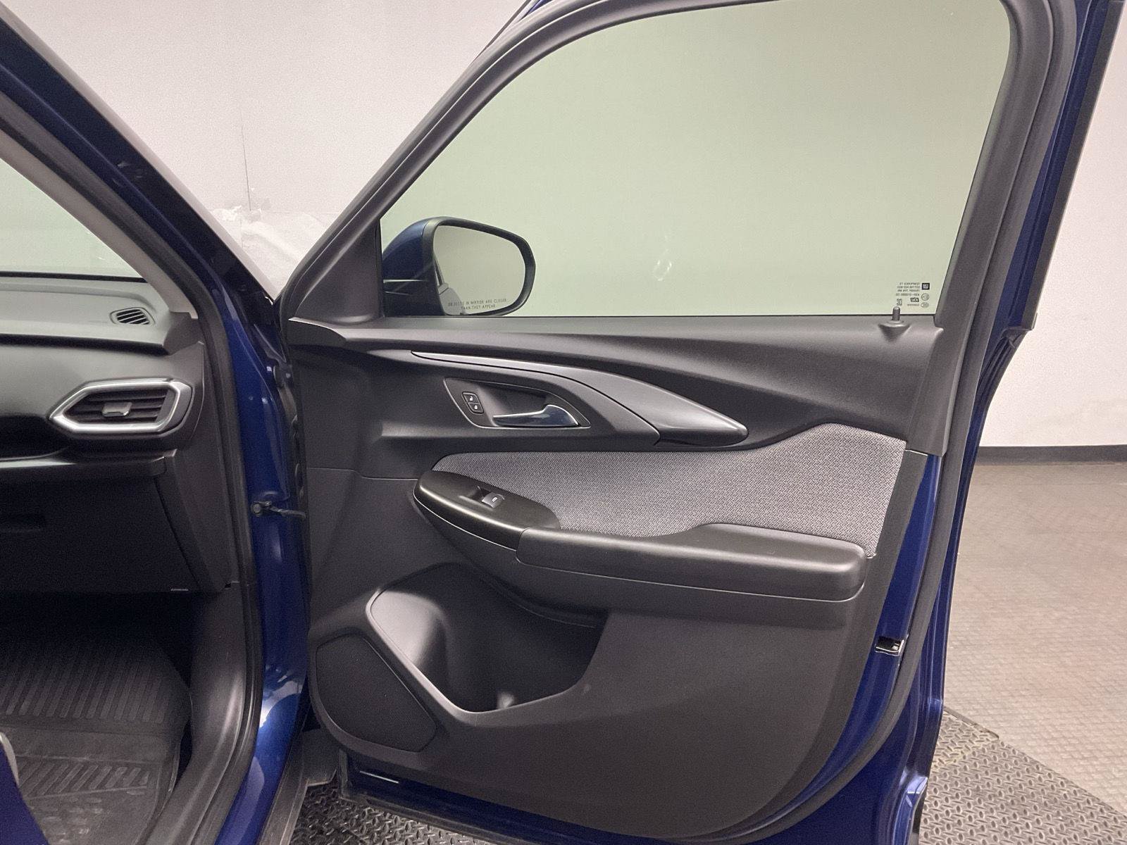 Certified 2023 Chevrolet TrailBlazer LT FWD image 21