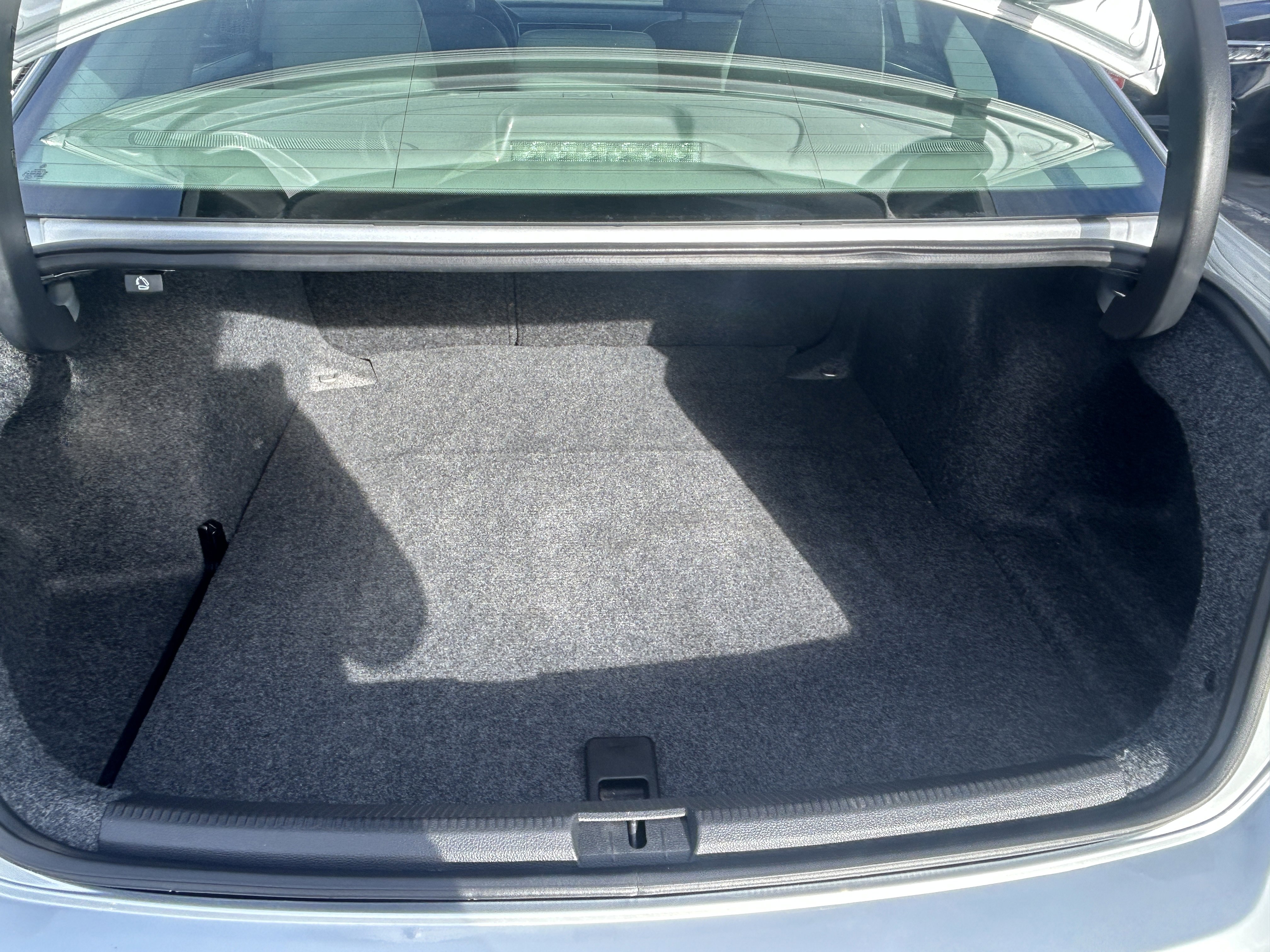 Used 2014 Volkswagen Passat 1.8T Wolfsburg Edition image 13