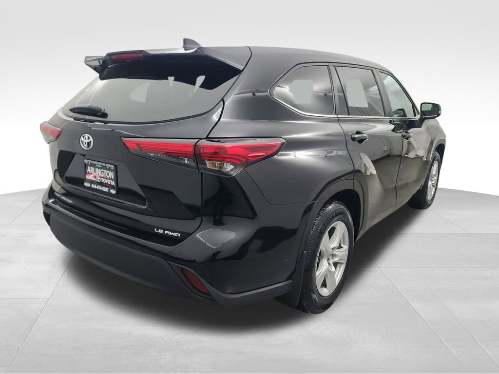 Used 2023 Toyota Highlander LE image 4