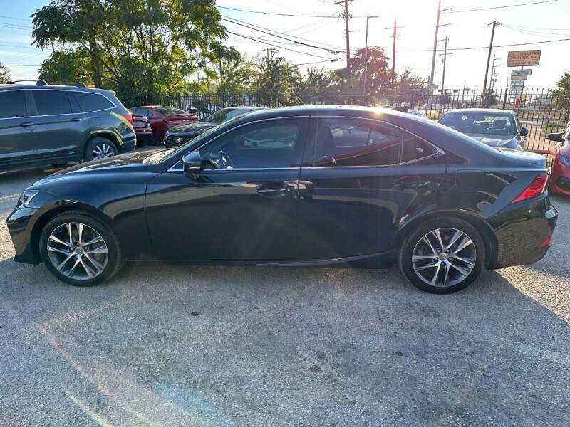 Used 2019 Lexus IS 300 w/ Accessory Package RWD image 8