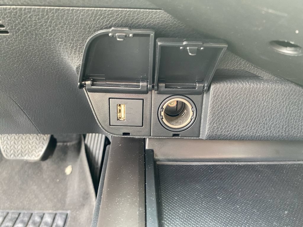 Used 2024 Toyota Camry SE w/ Convenience Package FWD image 19