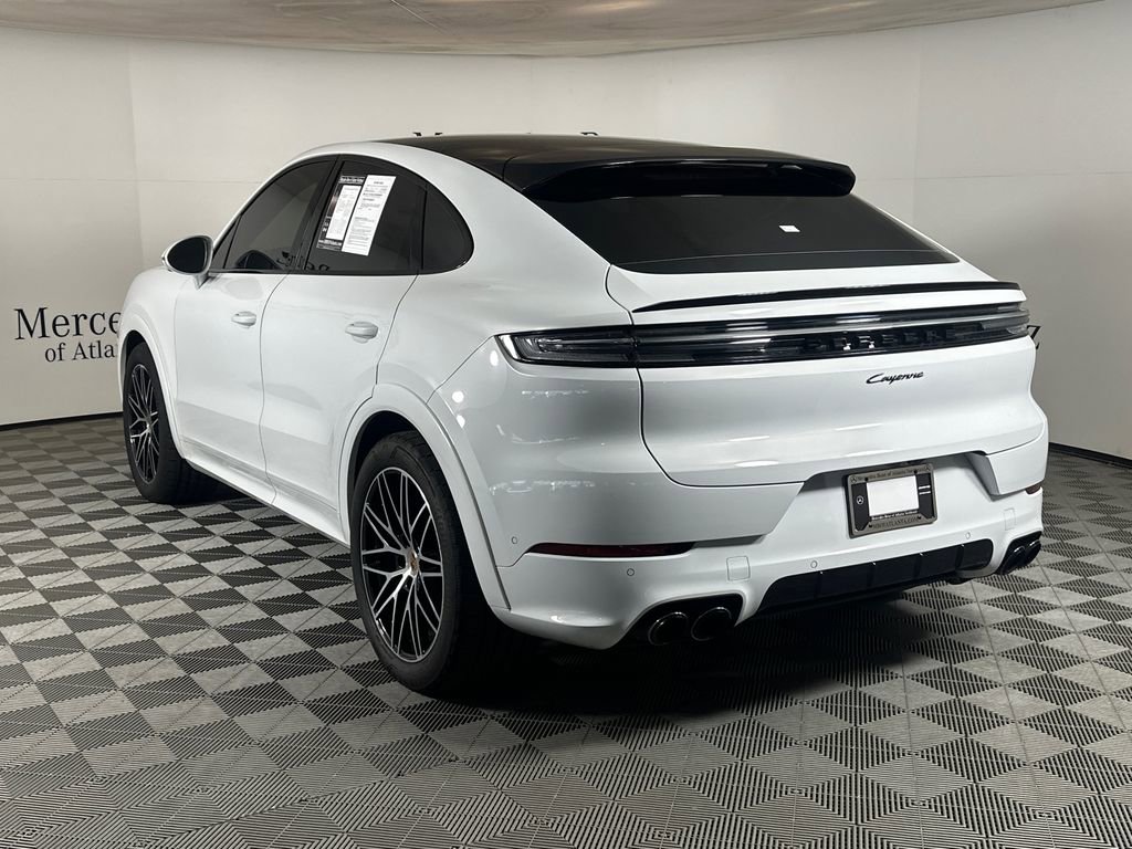 Used 2025 Porsche Cayenne Coupe AWD/4WD image 5