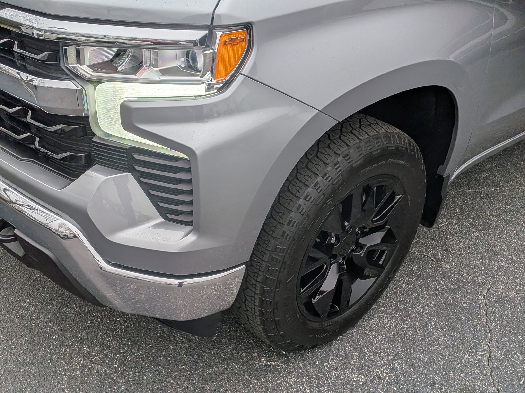 Used 2024 Chevrolet Silverado 1500 LT image 11