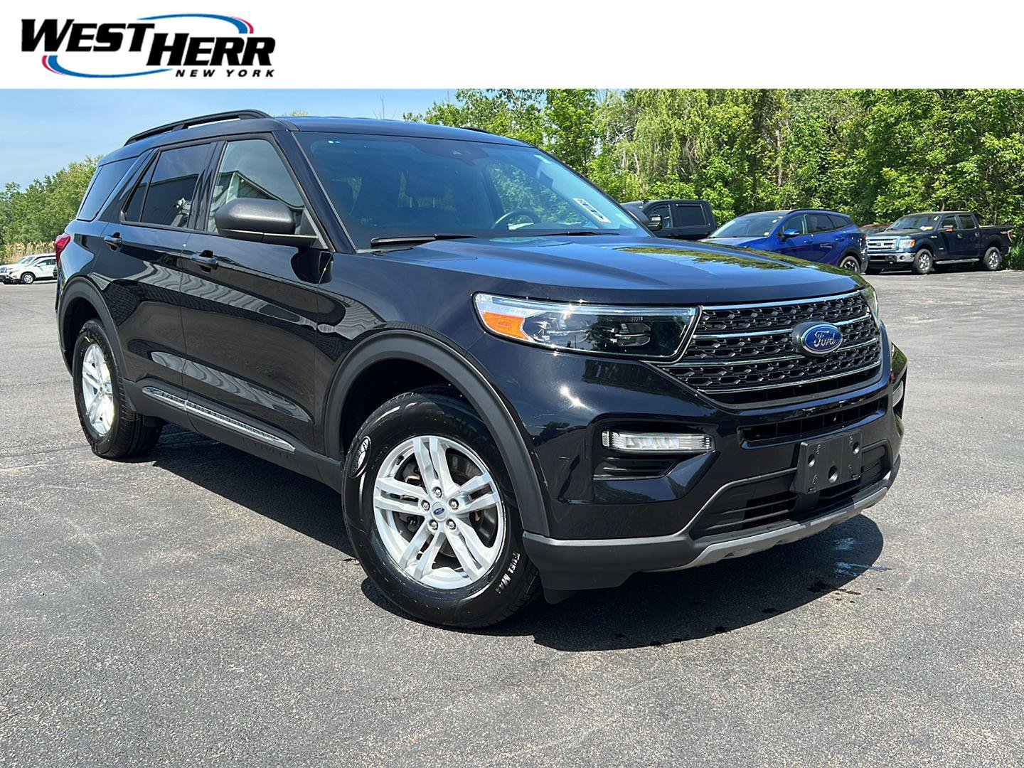 Used 2023 Ford Explorer XLT w/ Equipment Group 202A AWD/4WD image 1
