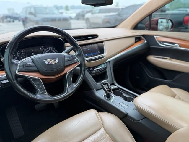 Used 2019 Cadillac XT5 Platinum AWD/4WD image 5
