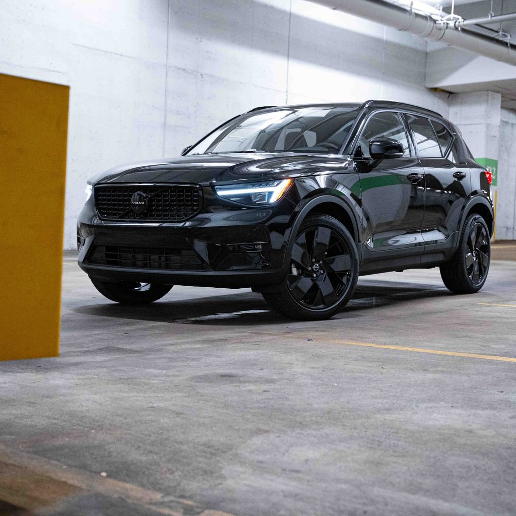 New 2026 Volvo XC40 B5 Ultra w/ Protection Package Premier