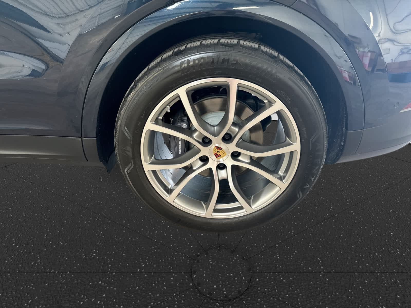 Used 2024 Porsche Cayenne AWD/4WD image 19