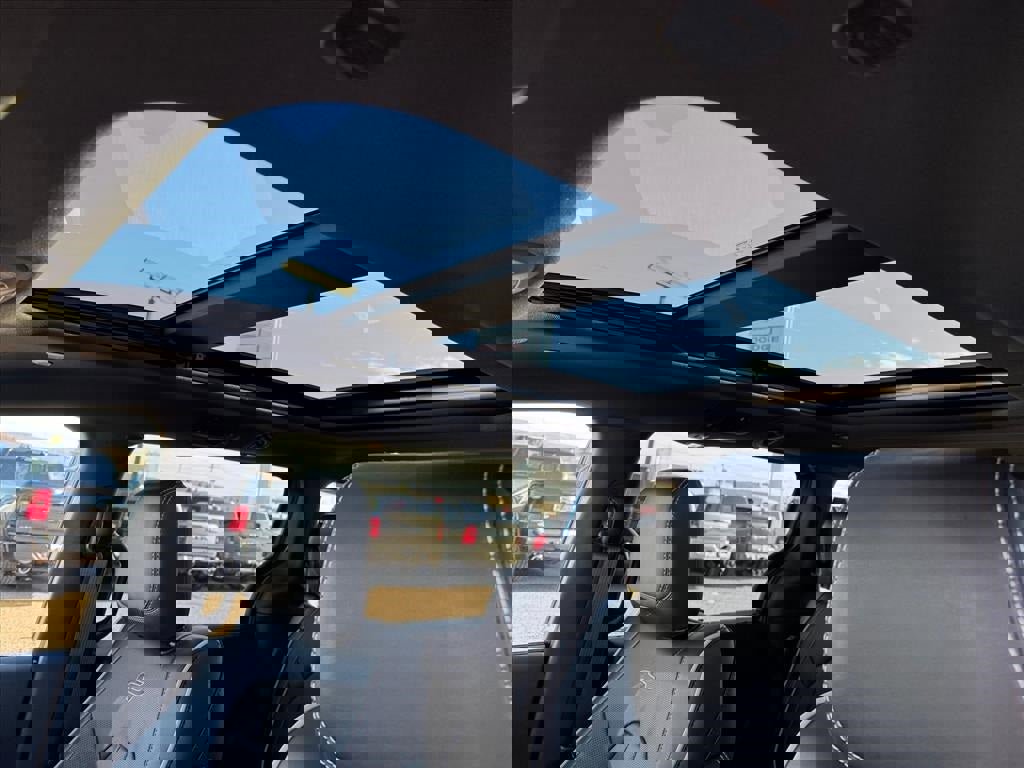 New 2026 Chrysler Pacifica Limited w/ S Appearance Package image 9