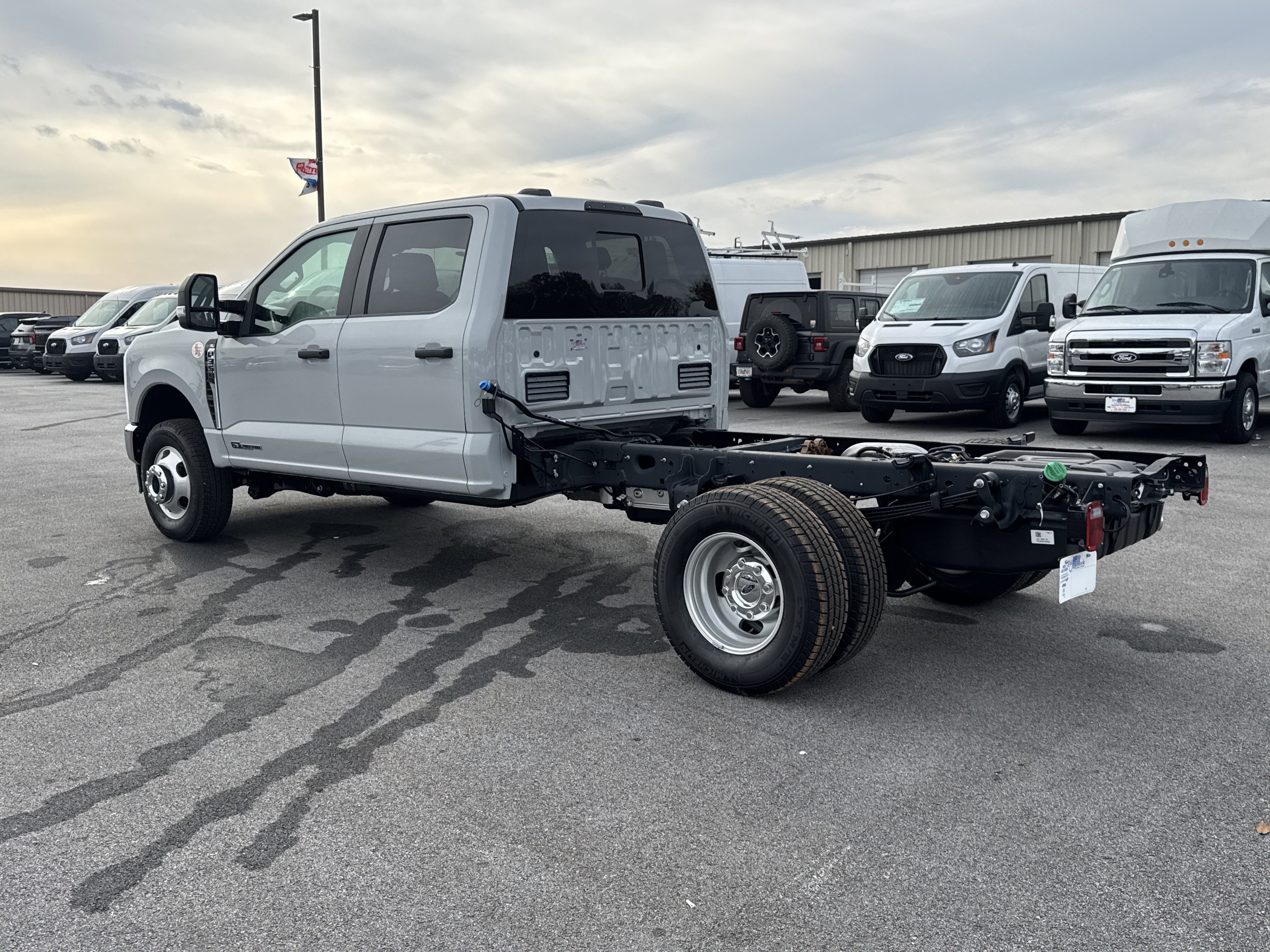 New 2026 Ford F350 XL w/ XL Chrome Package image 7