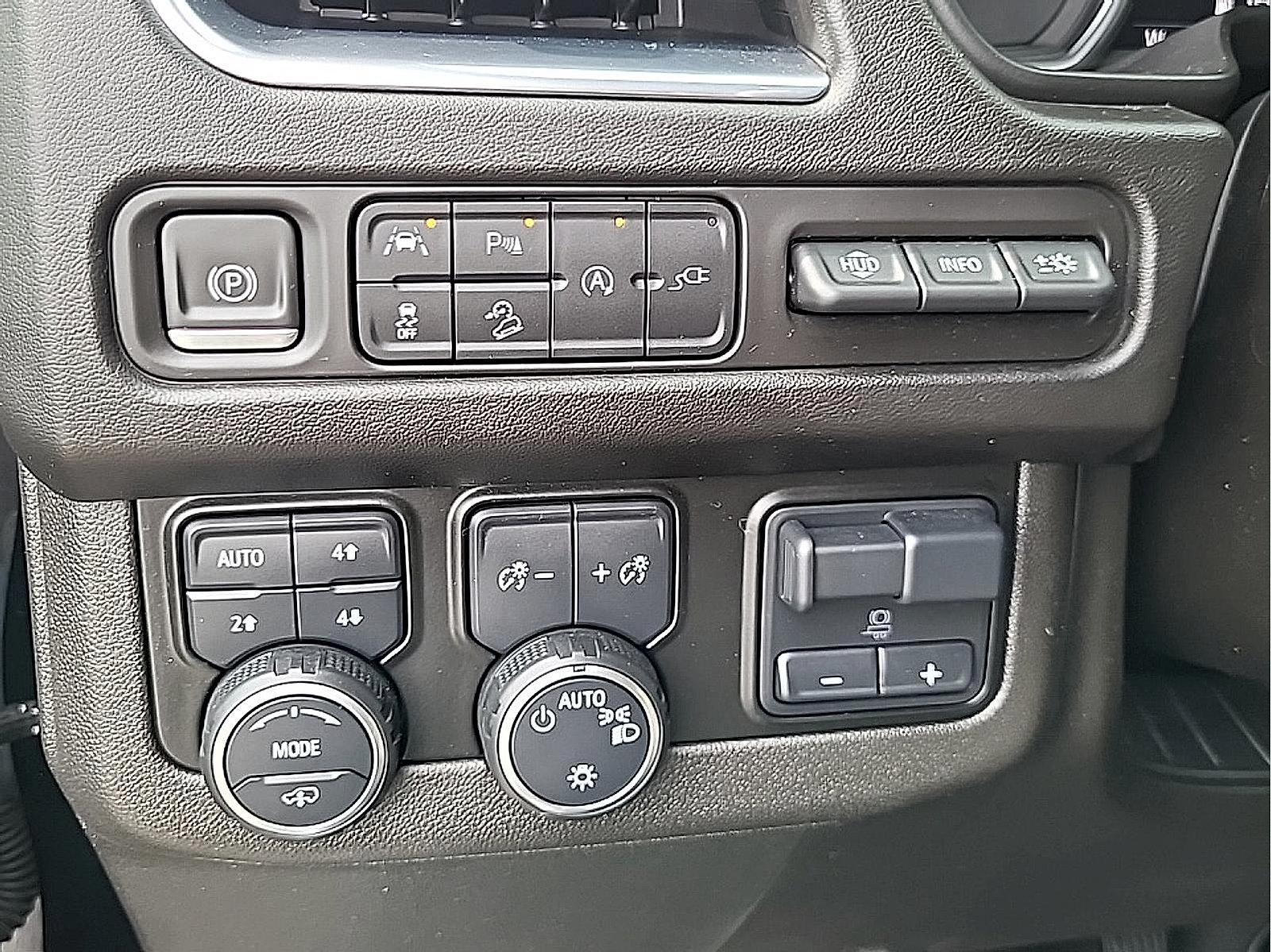 Used 2021 Chevrolet Tahoe High Country AWD/4WD image 22