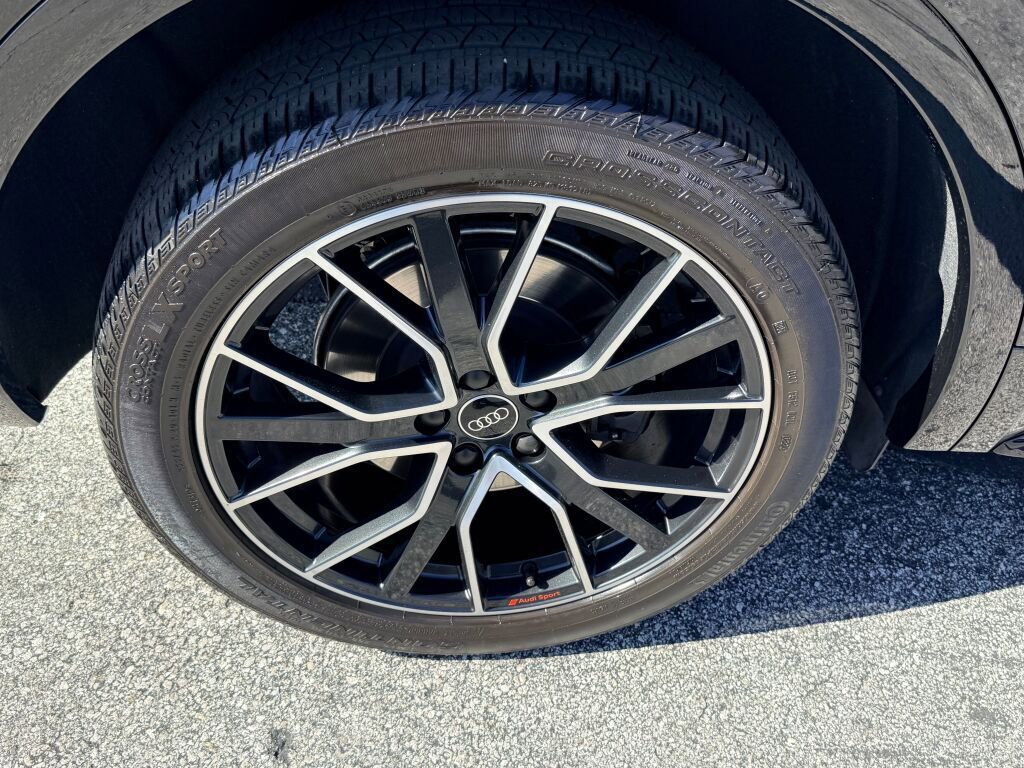 Used 2024 Audi SQ5 Prestige image 12