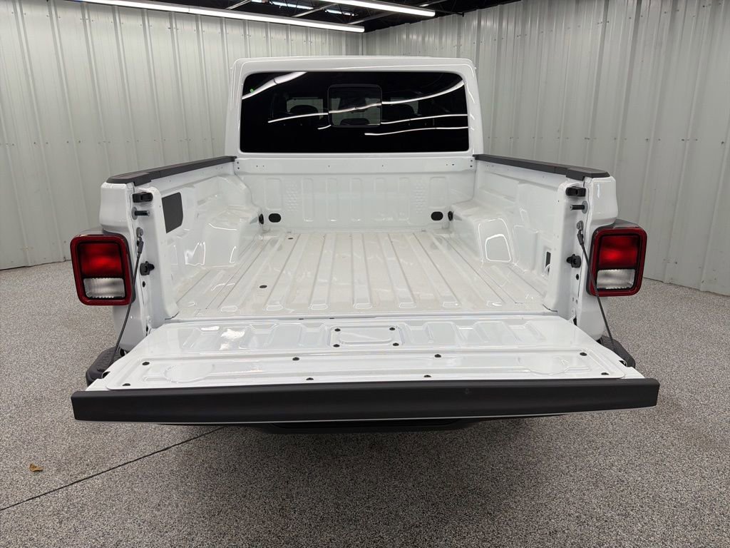 New 2026 Jeep Gladiator Sport image 9